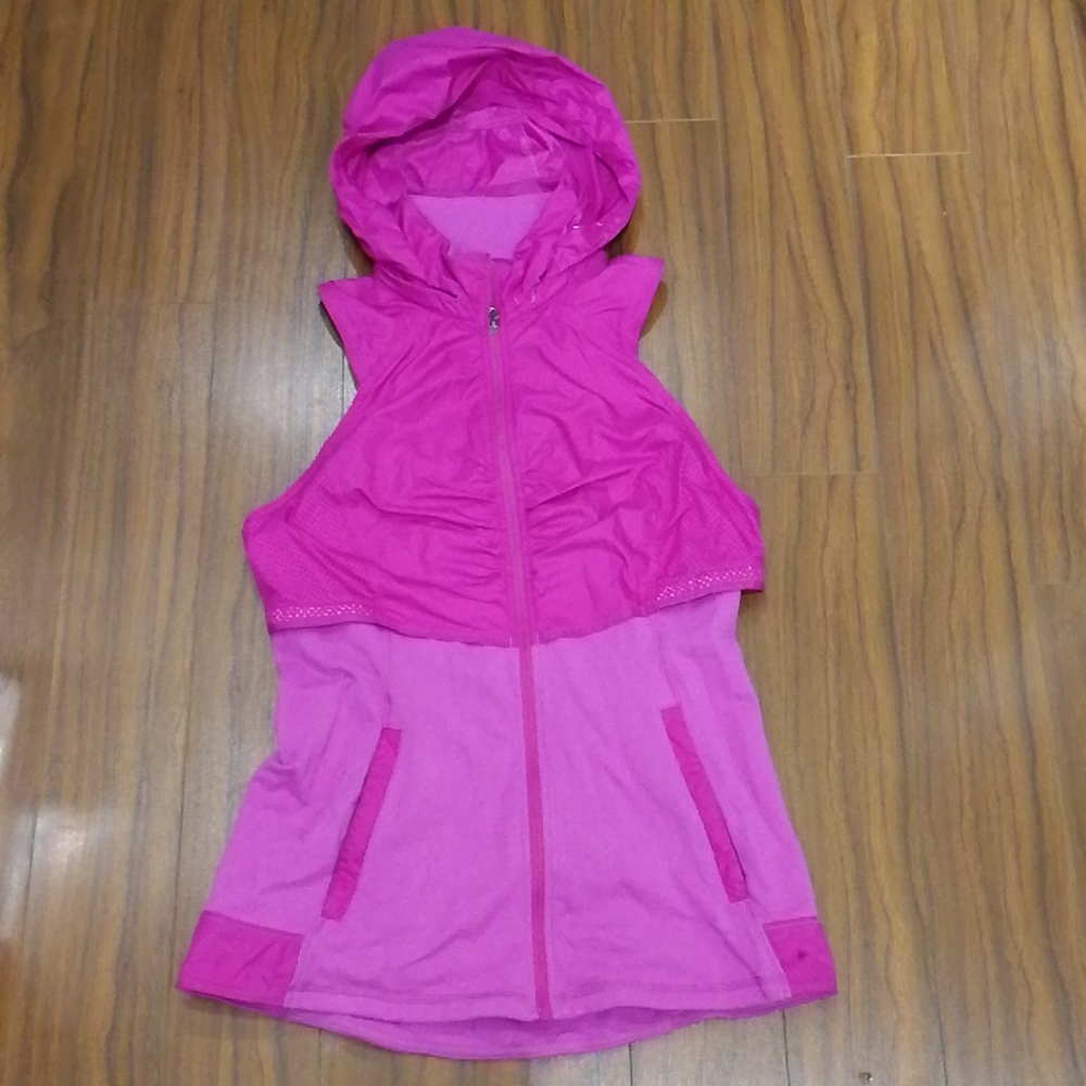 EUC rare Lululemon athletic vest with hood